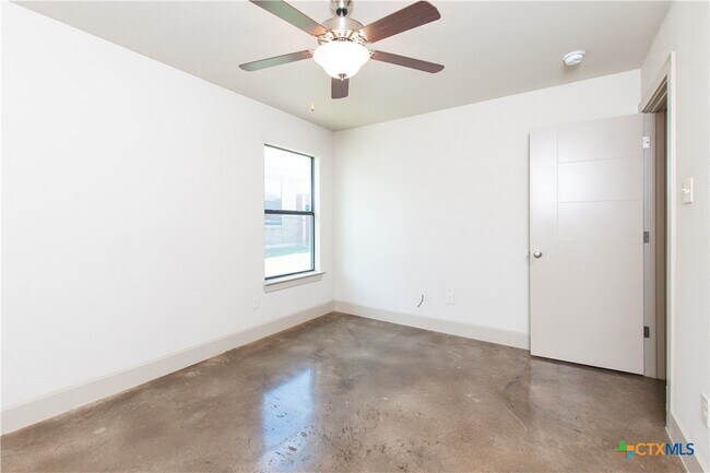 Building Photo - 7101 Andalucia Dr