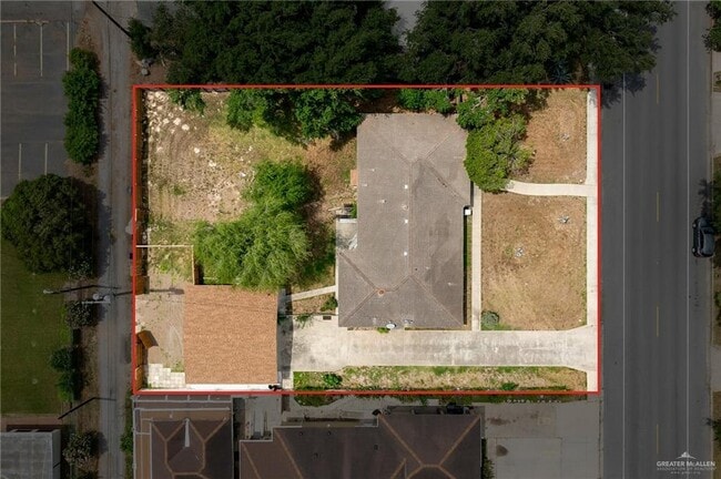 Building Photo - 13 S 15th St