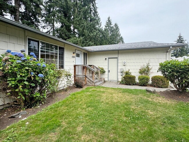 Building Photo - 17824 66th Pl W