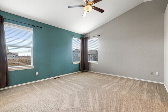 Building Photo - Large House in Parkview Highlands!