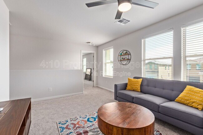 Building Photo - 45174 W Sandhill Rd