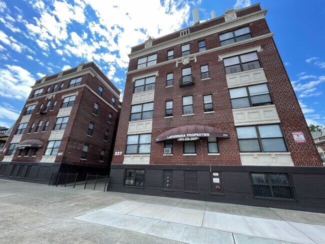 Building Photo - 227 Park Ave