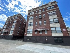 Building Photo - 227 Park Ave