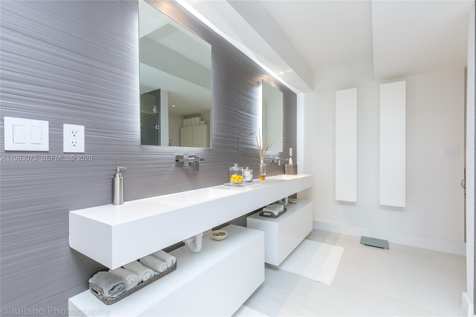 Building Photo - 3 Grove Isle Dr