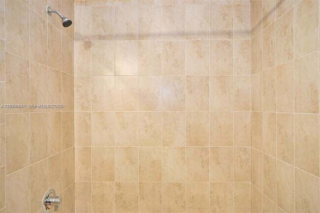 Building Photo - 1048 NE 208th St