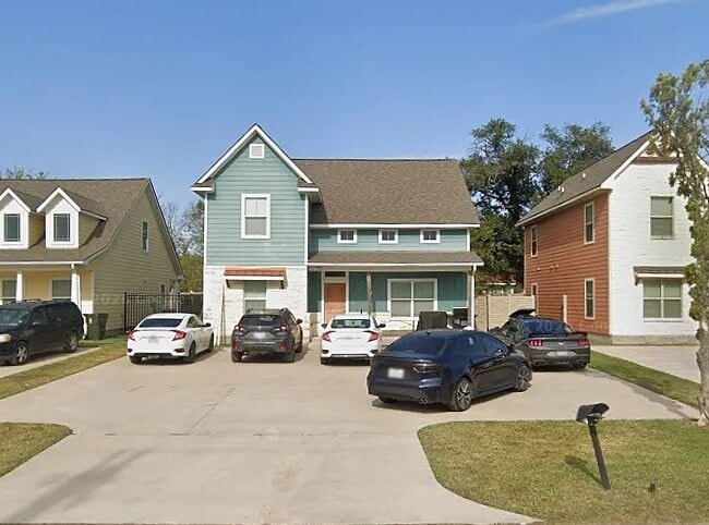 Building Photo - 122 Waverly Dr