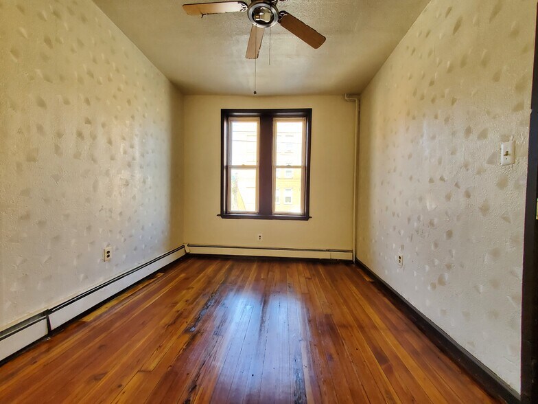 41 Grant Ave #1R - 39 Grant Ave