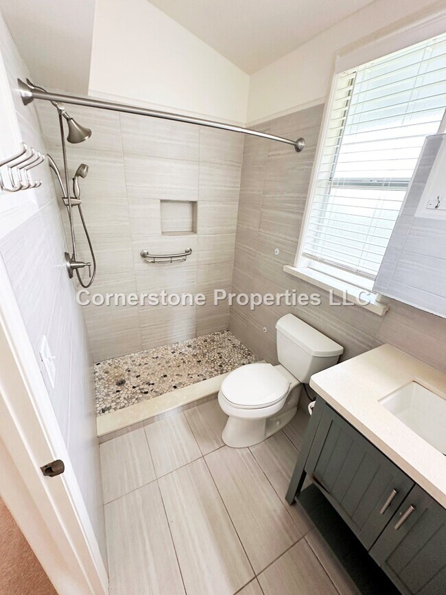 Building Photo - 94-711-711 Lumiaina St