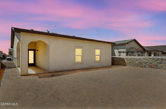 Building Photo - 14937 Tierra Fortaleza Ave