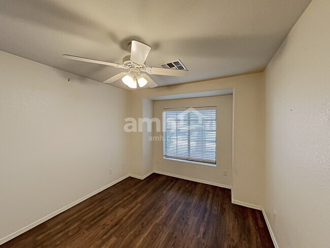 Building Photo - 13948 N 134th Dr