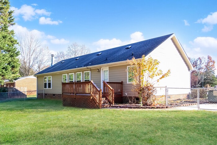 Building Photo - 8100 Tam O'Shanter Dr