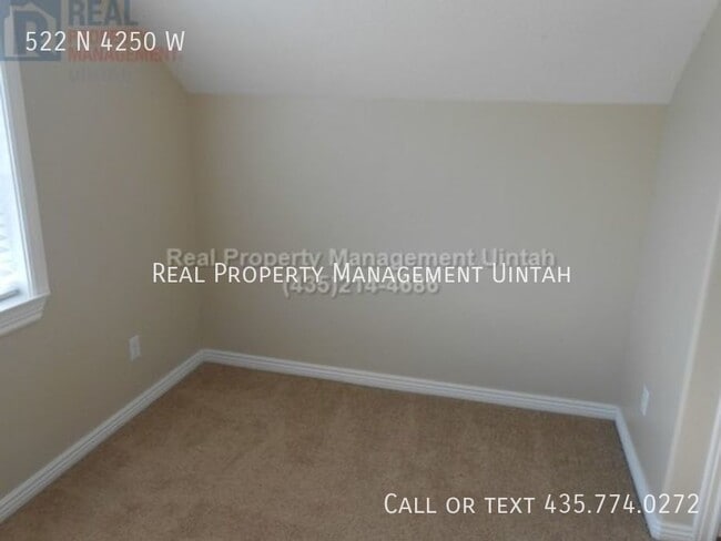 Building Photo - 522 4250 W