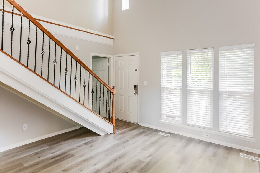 Building Photo - 2441 Brook Canyon Dr
