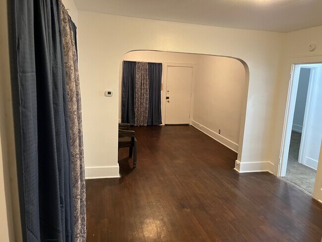 Building Photo - 518 W Earle Ave