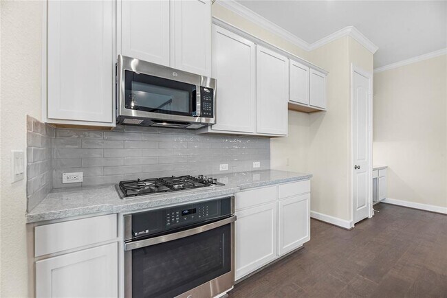 Building Photo - 11908 Briarwood Hill Way