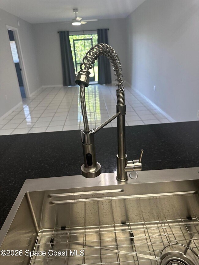 Building Photo - 1720 Murrell Rd