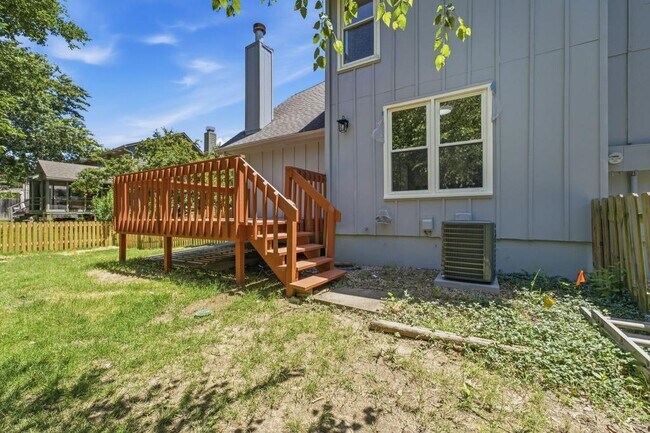 Building Photo - 11804 Oakmont St