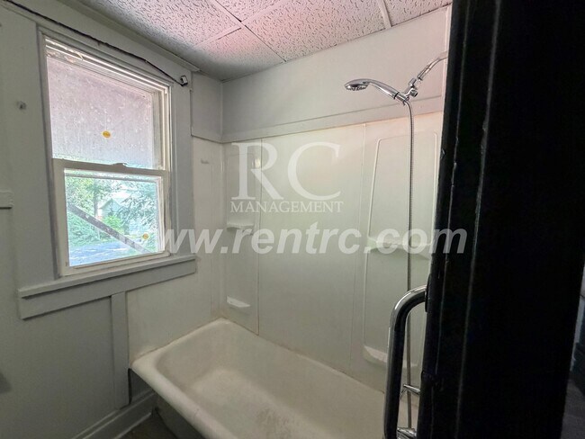 Building Photo - 503.5 Collett-