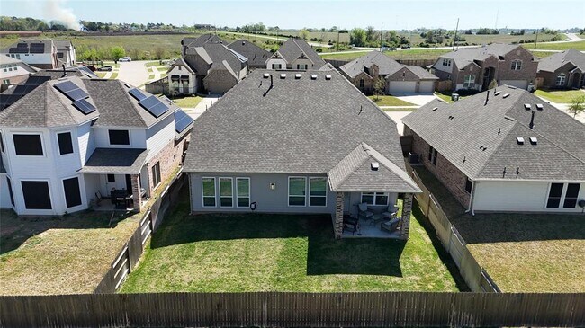 Building Photo - 125 Dina Ln