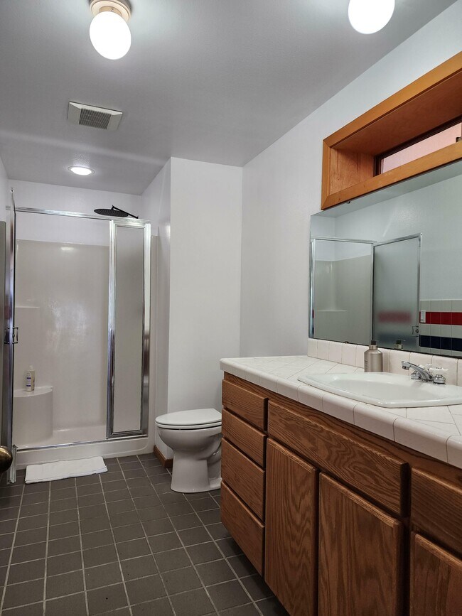 Building Photo - 19118 Soundview Dr NW