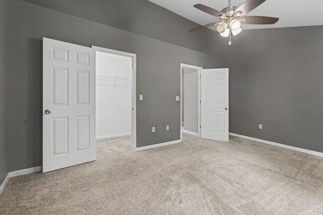 Building Photo - 2165 St Clair Ct