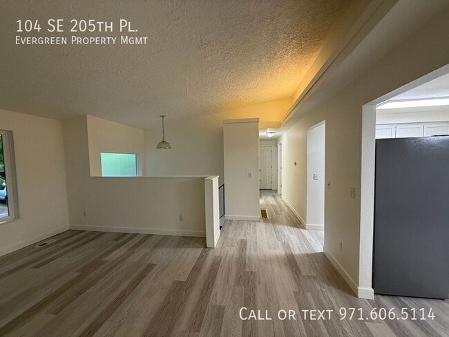 Building Photo - 104 SE 205th Pl