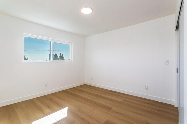 Building Photo - 713 New Depot St