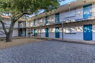 Building Photo - Costa Bella