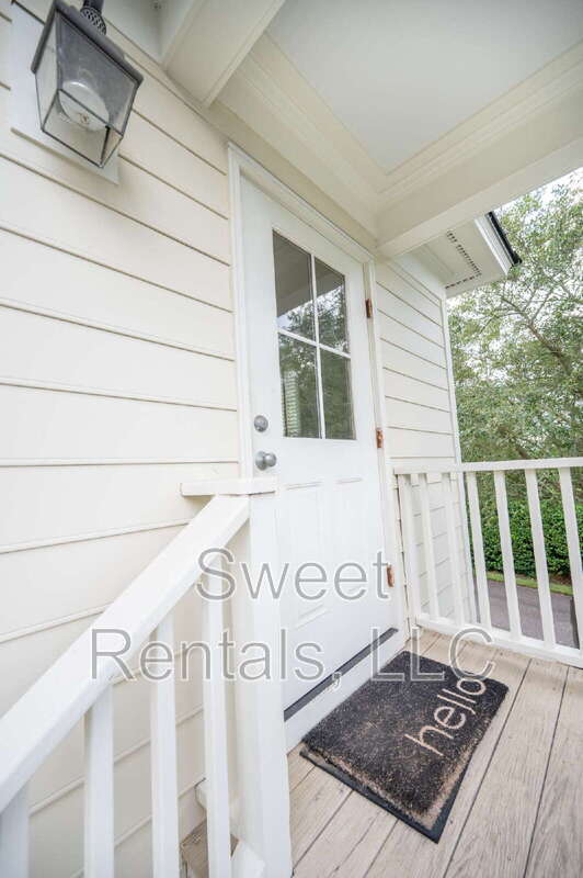 Primary Photo - 42 Grove Ln