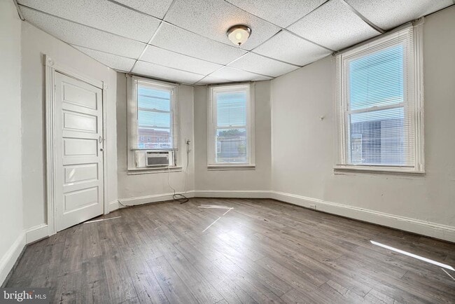 Building Photo - 2300 N Fulton Ave