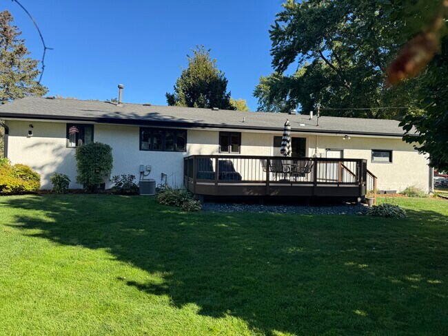 Rear Deck - 108 Bluwood Ave