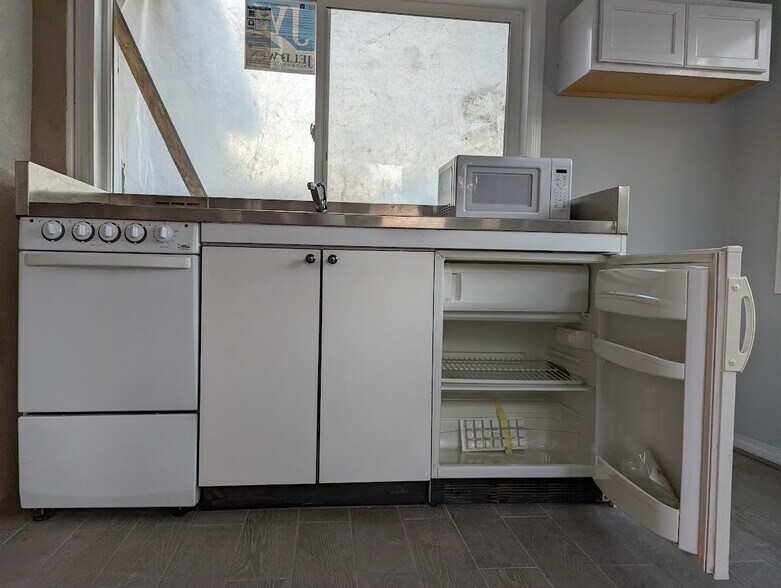 Building Photo - 13690 Westward Dr