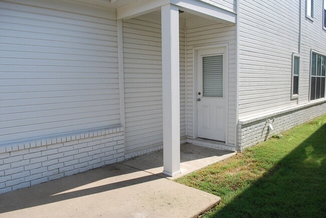 Building Photo - EXECUTIVE HOME AT HARBOR TOWN