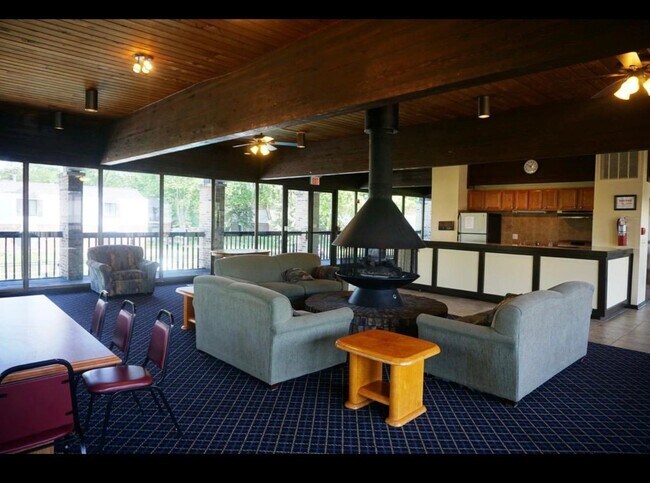 Building Photo - 7400 Grand Ave