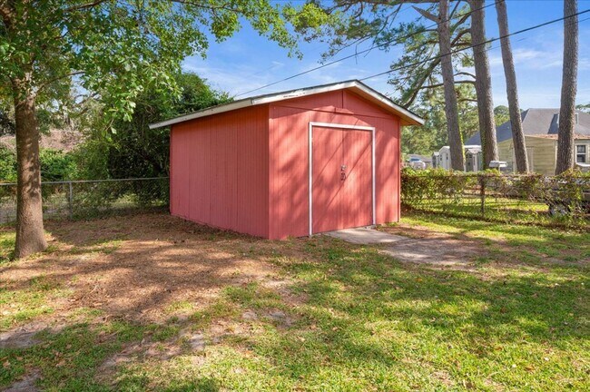 Building Photo - Well-Maintained Ranch Home in Southside Savannah For Lease