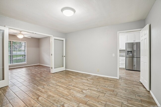 Building Photo - 6106 Vance Jackson Rd