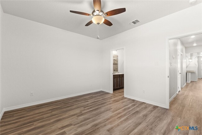 Building Photo - 102 Levi Ct