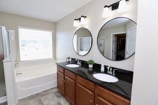 Building Photo - 3260 Matthews Dr