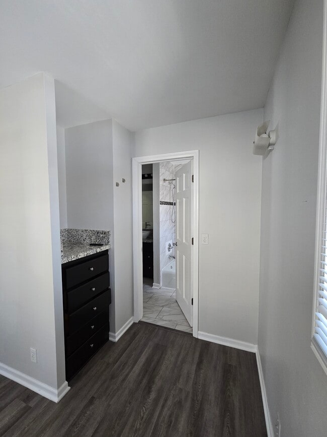 Building Photo - 5839 S Illinois Ave