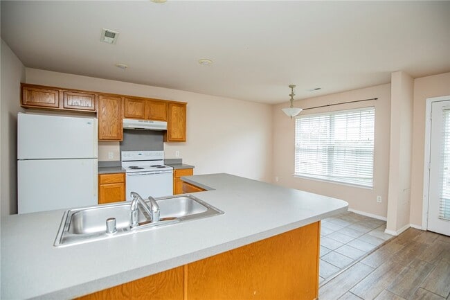 Building Photo - 903 W Peachtree Dr