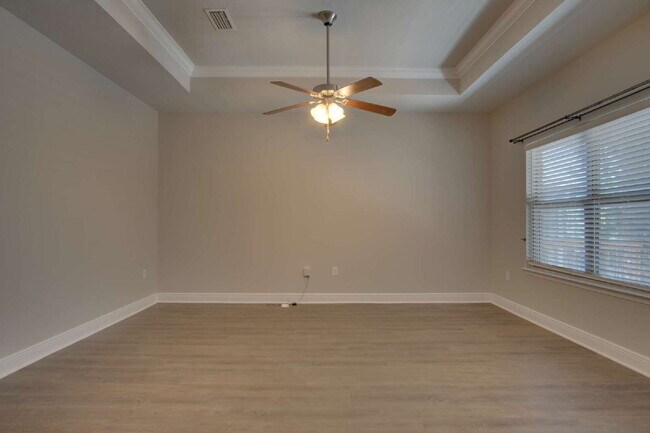 Building Photo - Ashley Plantation Living — 3BR Home with Granite Countertops, Large Kitchen Island, Trey Ceilings...