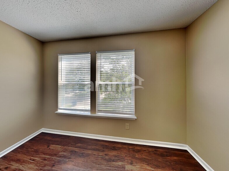 Building Photo - 7582 Royal Fern Ln