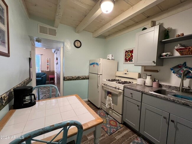 Building Photo - 9502 N 2nd Pl