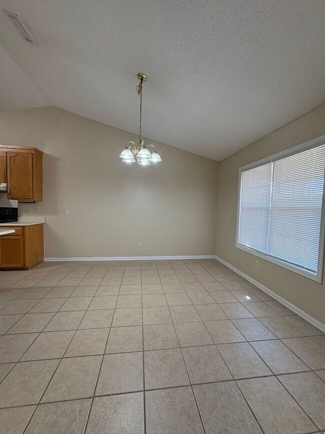 Building Photo - 3102 Achey Dr