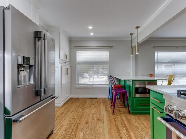 Building Photo - 2933 Cummings Dr