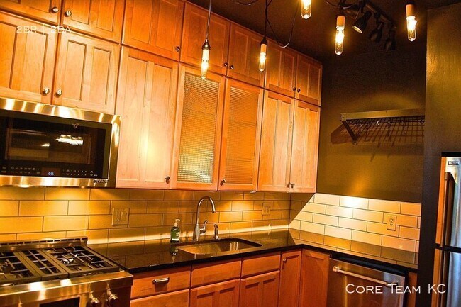 Building Photo - Stunning 2 Bedroom at The Illinois!