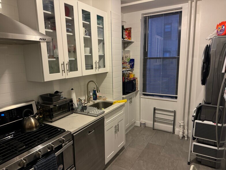 Building Photo - 1131 Washington St