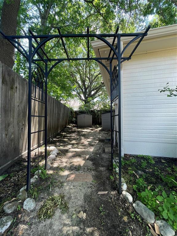 Building Photo - 12810 Apple Forest Trail