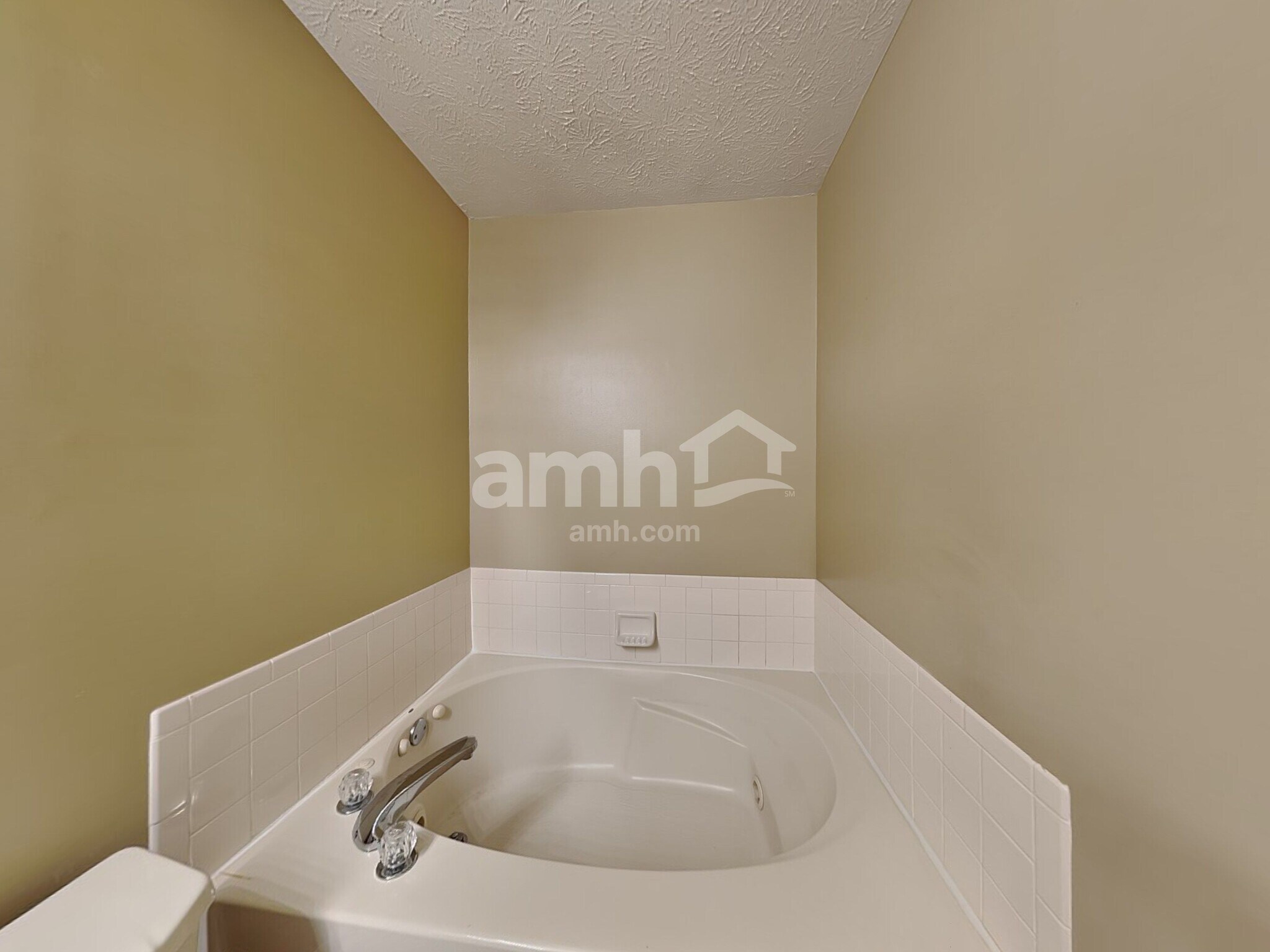 Building Photo - 10917 Snowdrop Way