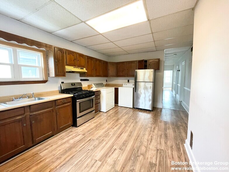 Building Photo - 26-28 Harbor View Unit 3